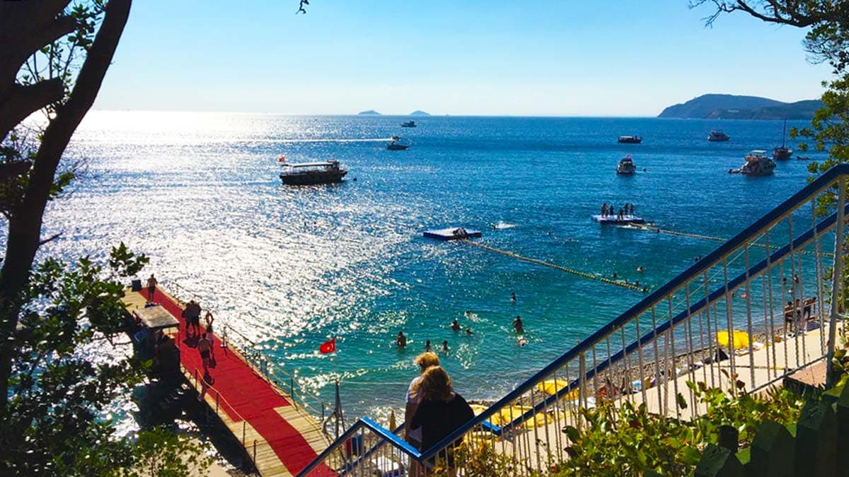 Plaja Buyukada, Istanbul.jpg Sursa foto: Seda Karataş / Foursquare