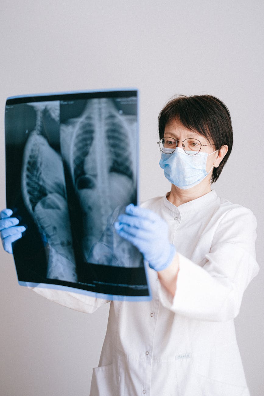 turism medical photo of doctor holding x ray result