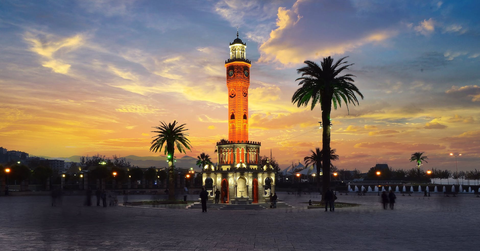 tall building Izmir Turcia