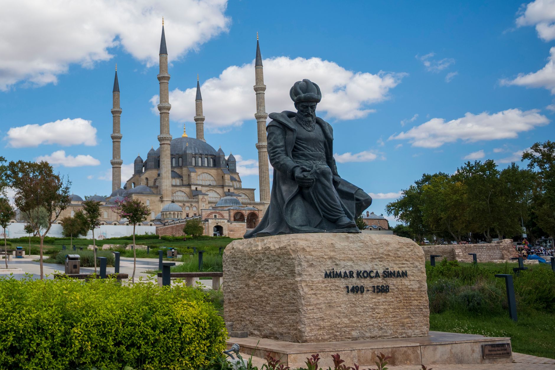 statue of mimar sinan and selimiye mosque in edirne